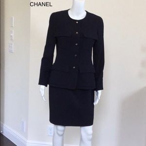 CHANEL Navy wool skirt suit size 40